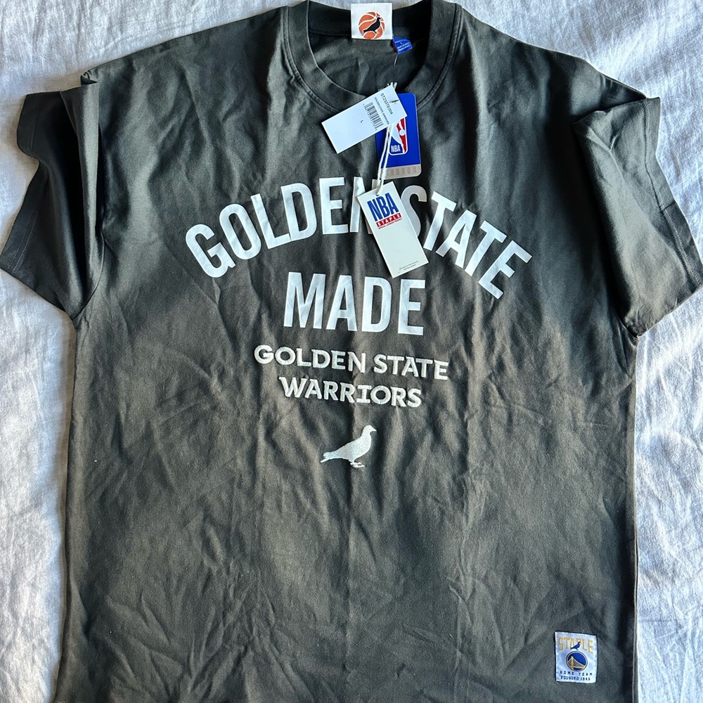 Golden State Warriors “Golden State Made” Staple NBA T-Shirt - Size Large (NWT)